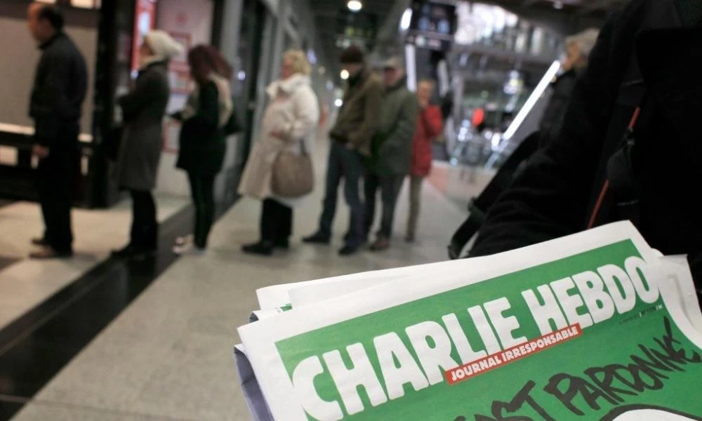 Αυτά είναι τα σκίτσα που ξαναδημοσίευσε το Charlie Hebdo-Ξεκίνησε η δίκη για το μακελειό